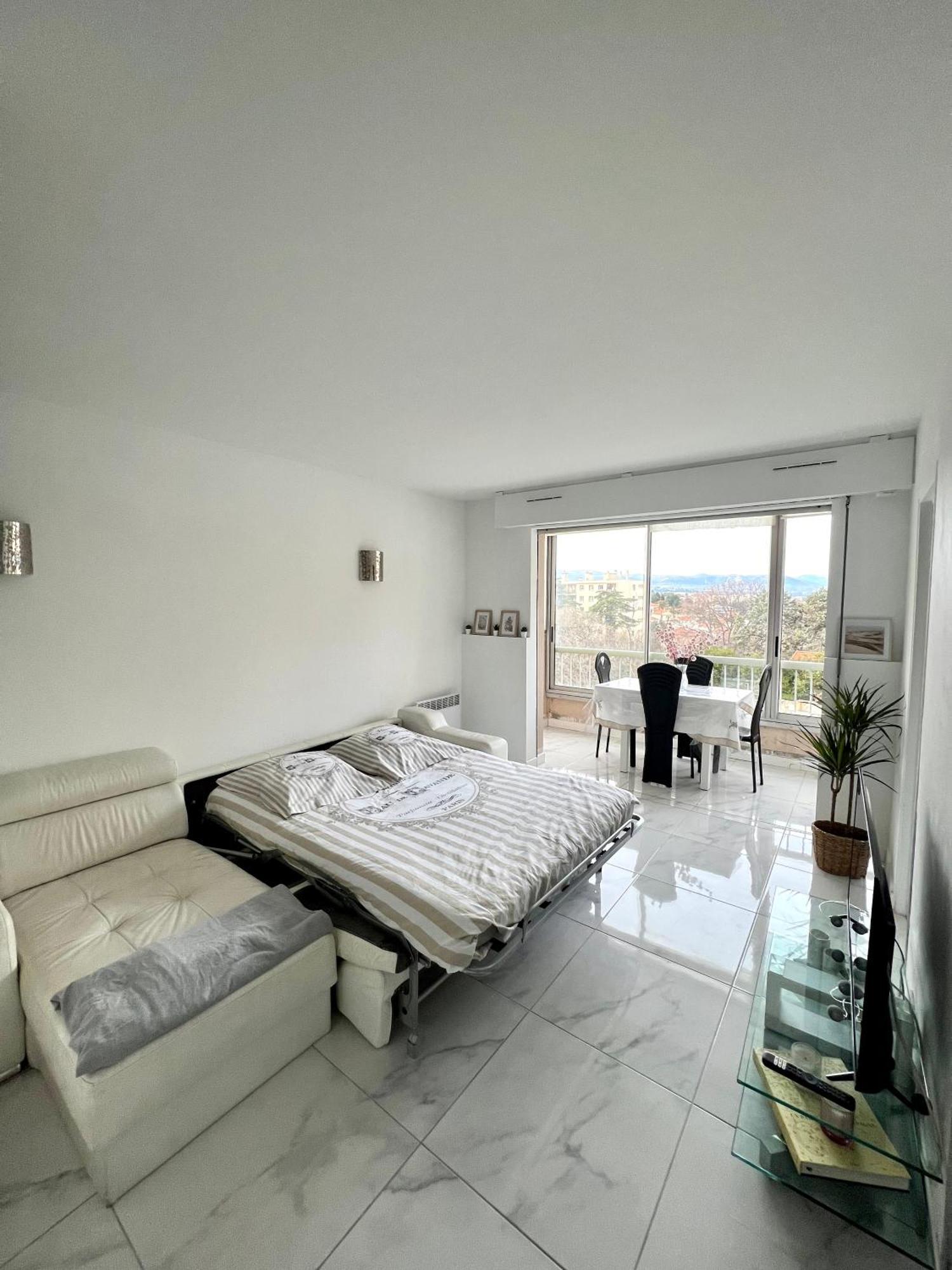 Studio 4 Couchages A 12 Min De La Plage A Pied Avec Wifi, Le Parking, Linge De Lits, Et Serviettes Sont En Option Antibes Eksteriør billede