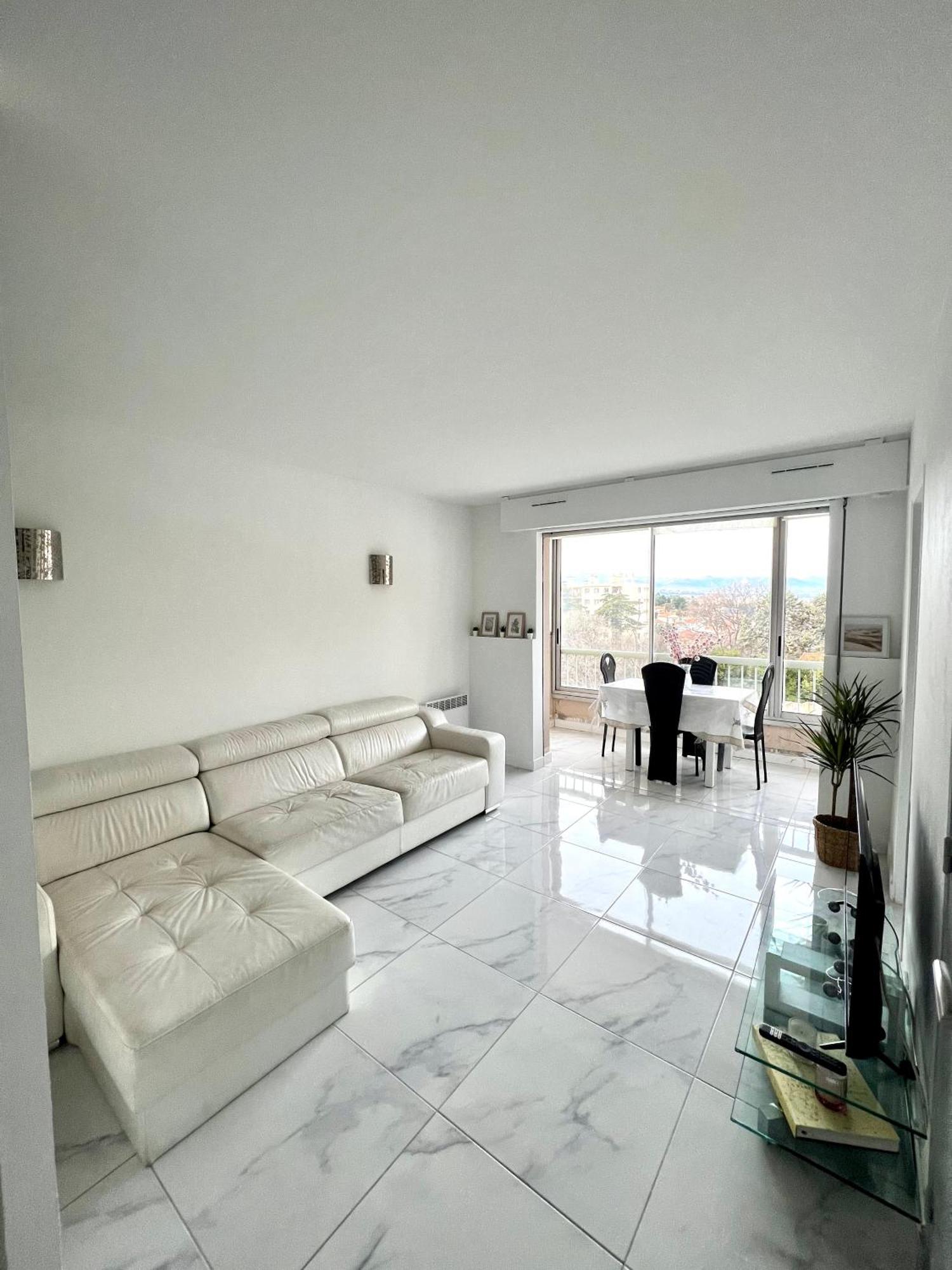 Studio 4 Couchages A 12 Min De La Plage A Pied Avec Wifi, Le Parking, Linge De Lits, Et Serviettes Sont En Option Antibes Eksteriør billede